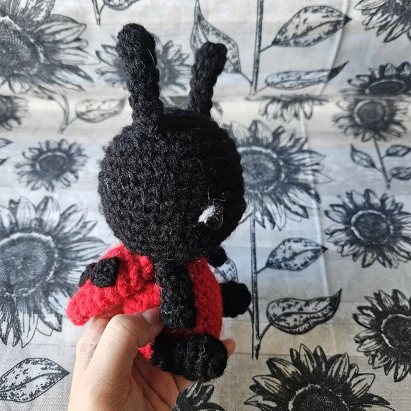 Crochet Lady Bug Amigurumi Plushie - Picture 9 of 16